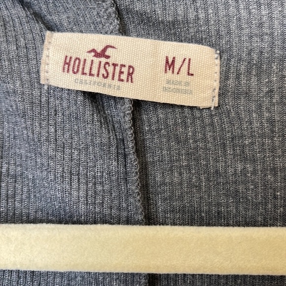 Hollister M/L Gray High/low Long Sleeve Top - Picture 3 of 4